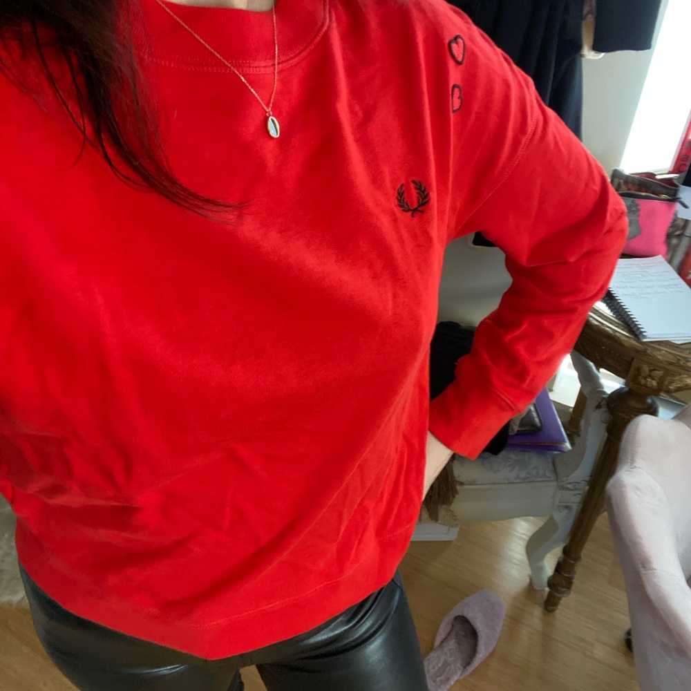 Fred Perry Amy Winehouse Foundation red crew eco sweatshirt heart embroidery